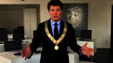 Video-oproep van burgemeester Jacco van der Tak voor een kinderburgemeester.